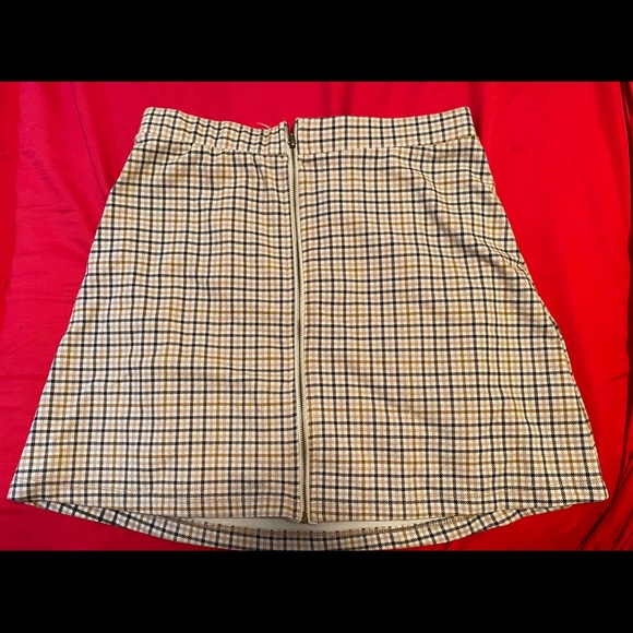 Plaid skirt - Picture 2 of 2
